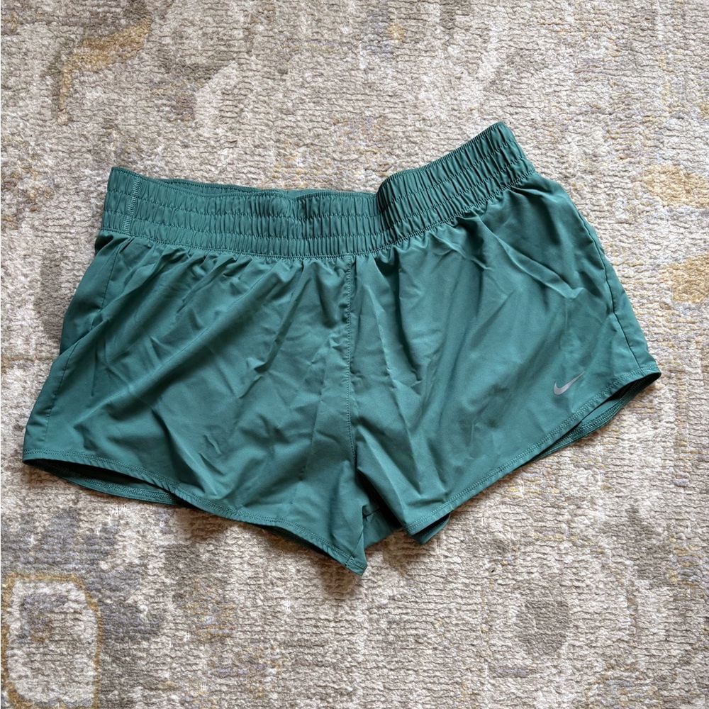 Nike Women's Dri-FIT Mid-Rise 3" Brief-Lined Shorts